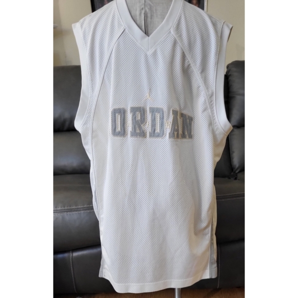Jordan Other - JORDAN JERSEY #23 Size XXL. White and gray.